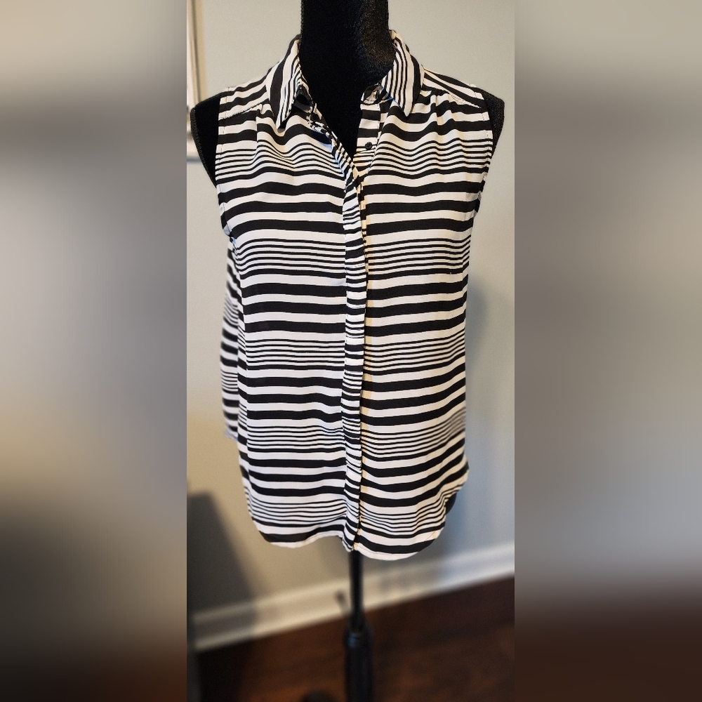 ELLE Sleeveless Top